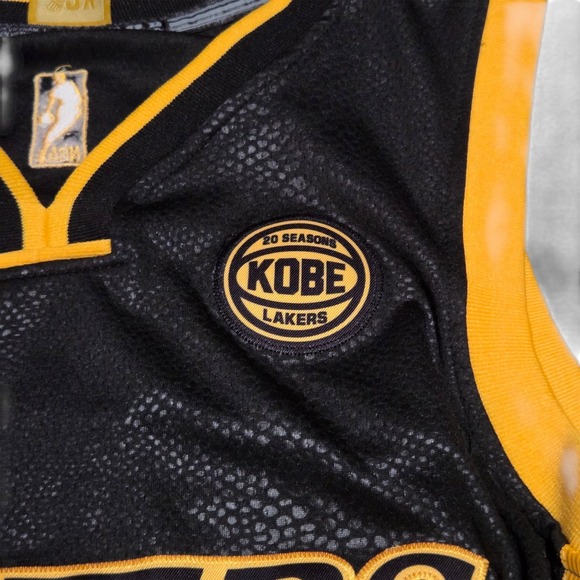 Men's Kobe Bryant Los Angeles Lakers Commemorative Retirement Jersey sz Large - Picture 8 of 12